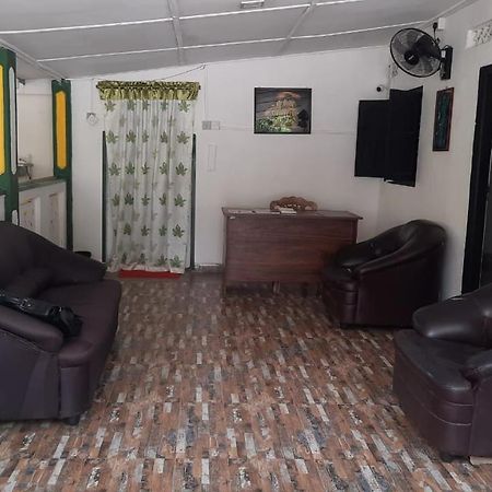 Kanthi Guest Inn تريكونامالاي المظهر الخارجي الصورة