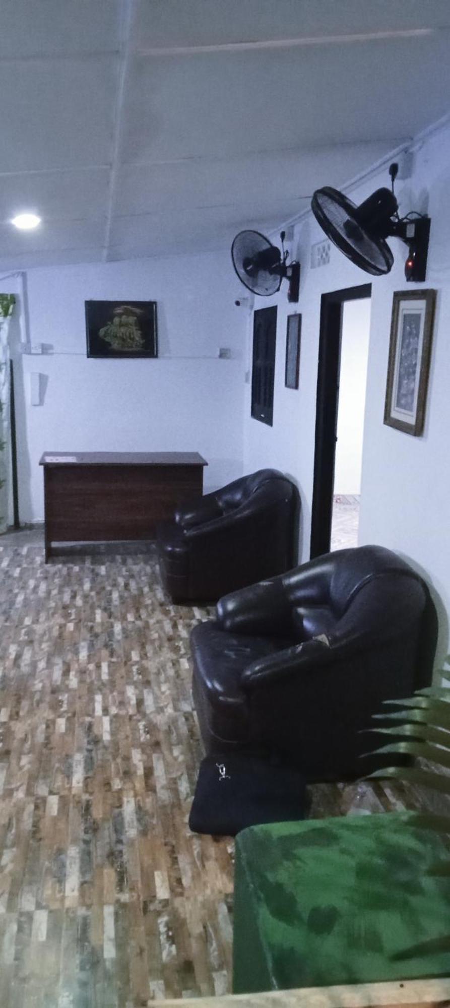 Kanthi Guest Inn تريكونامالاي المظهر الخارجي الصورة