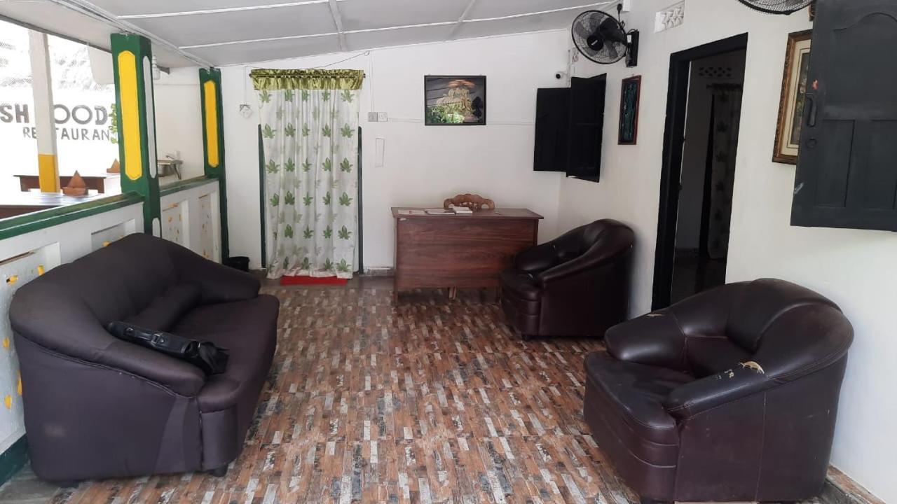 Kanthi Guest Inn تريكونامالاي المظهر الخارجي الصورة