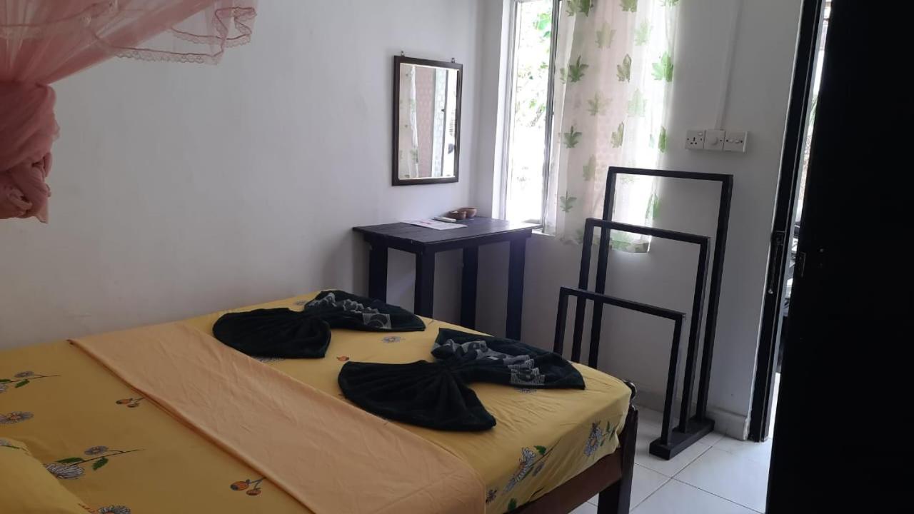 Kanthi Guest Inn تريكونامالاي المظهر الخارجي الصورة