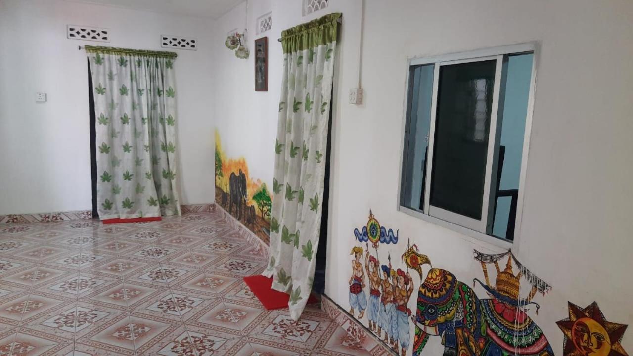 Kanthi Guest Inn تريكونامالاي المظهر الخارجي الصورة